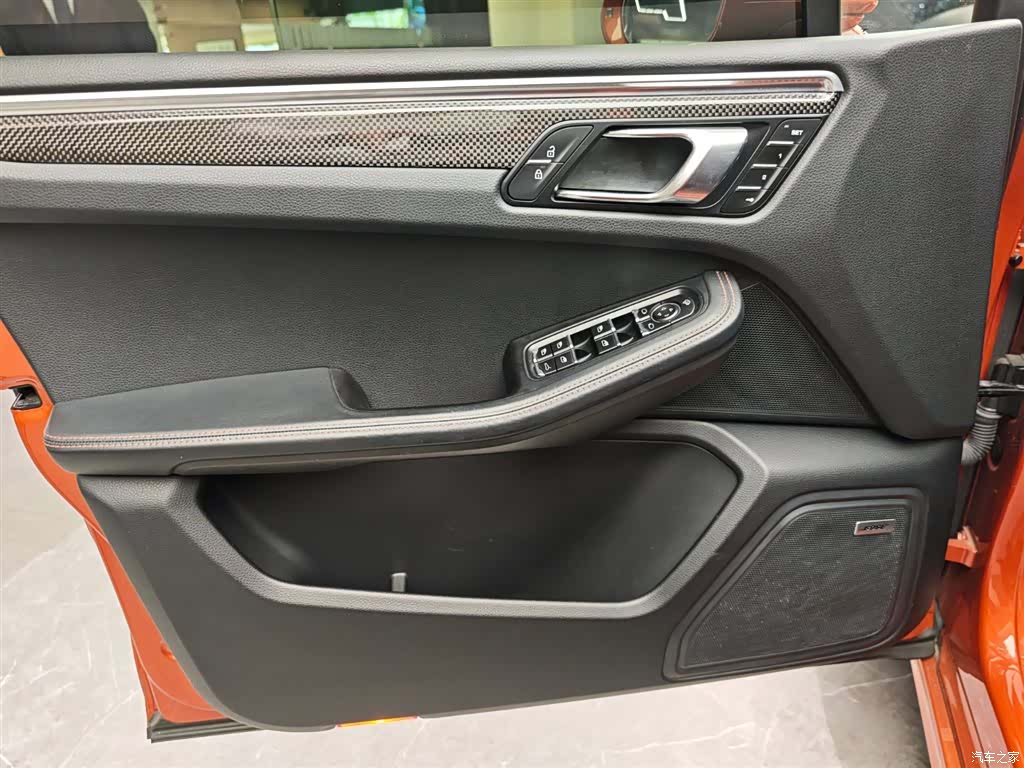 Porsche Macan, 2023 все фото