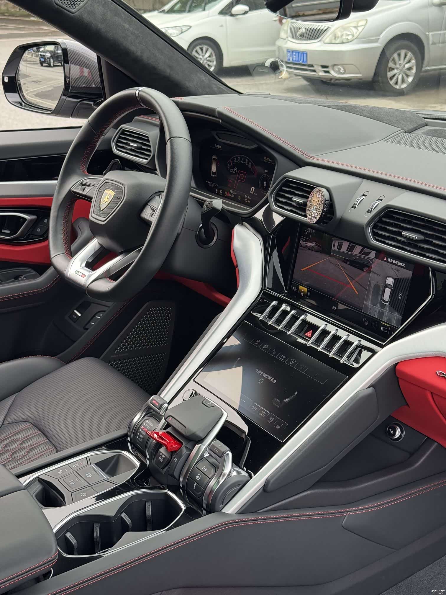 Lamborghini Urus, 2024 16
