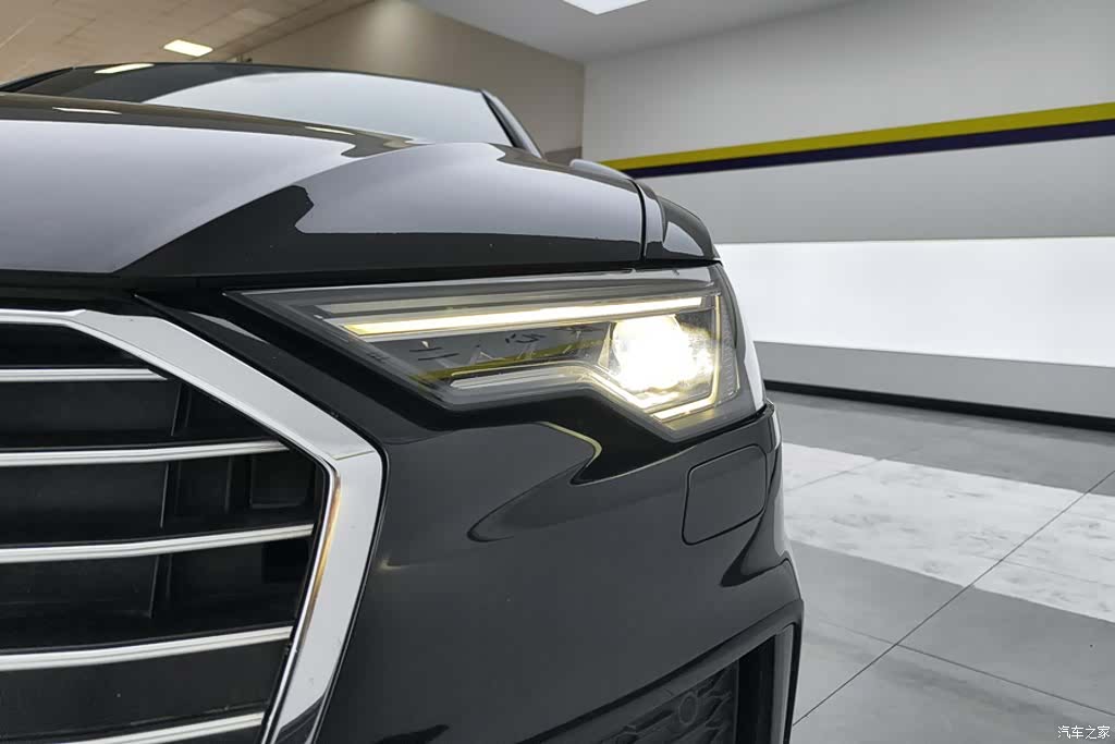 Audi A6L, 2021 все фото