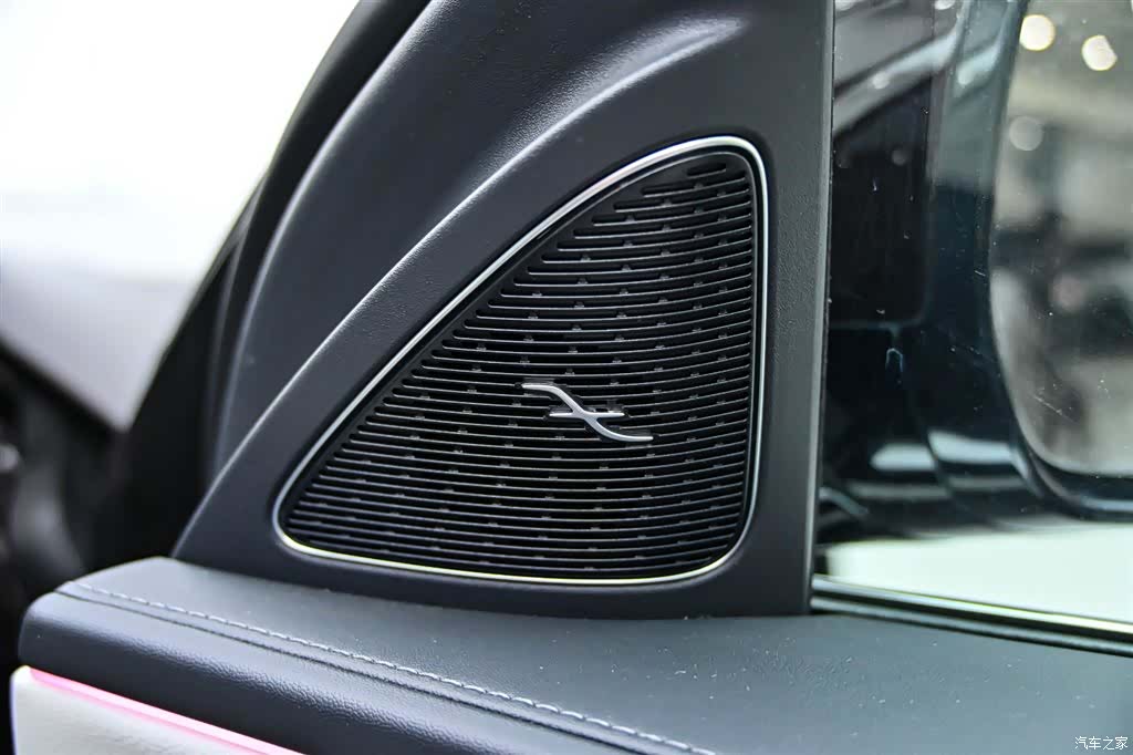 Mercedes-Benz E-Class, 2024 31