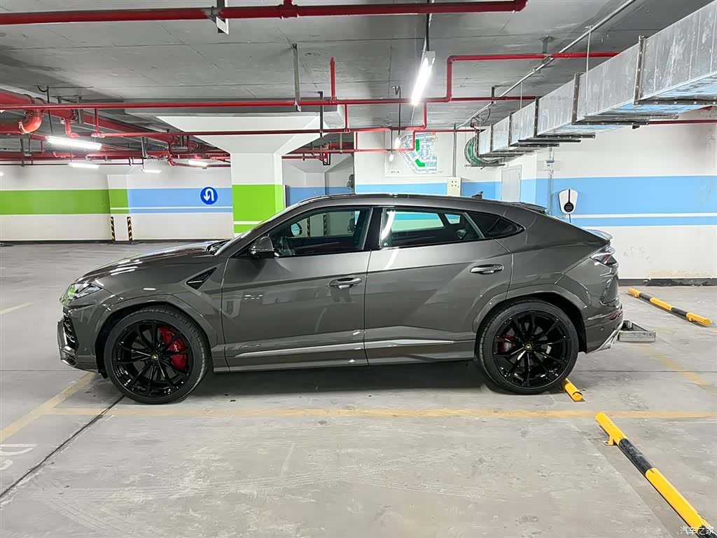 Lamborghini Urus, 2021 2