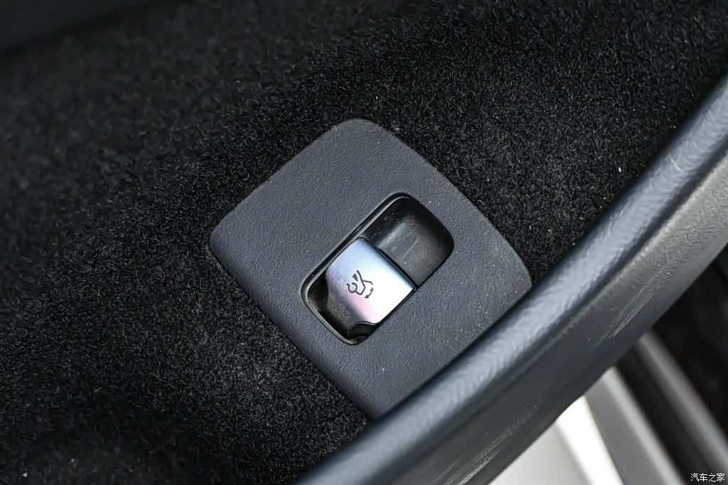Mercedes-Benz E-Class, 2024 24