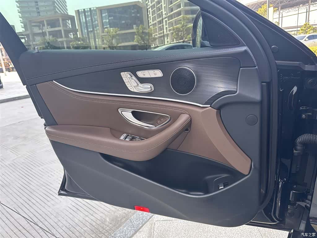 Mercedes-Benz E-Class, 2023 10