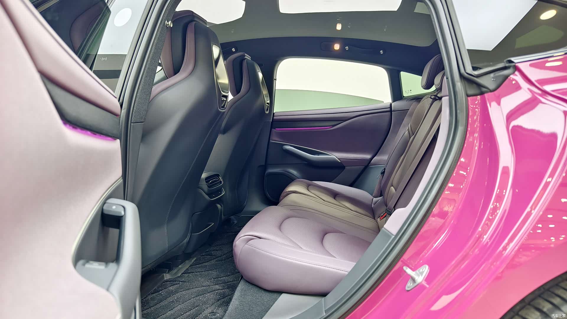 Xiaomi SU7, 2025 9