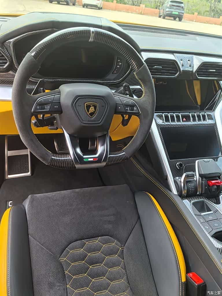 Lamborghini Urus, 2022 6