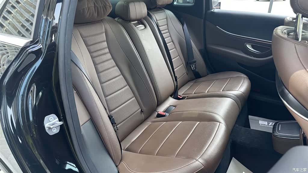 Mercedes-Benz E-Class, 2023 20