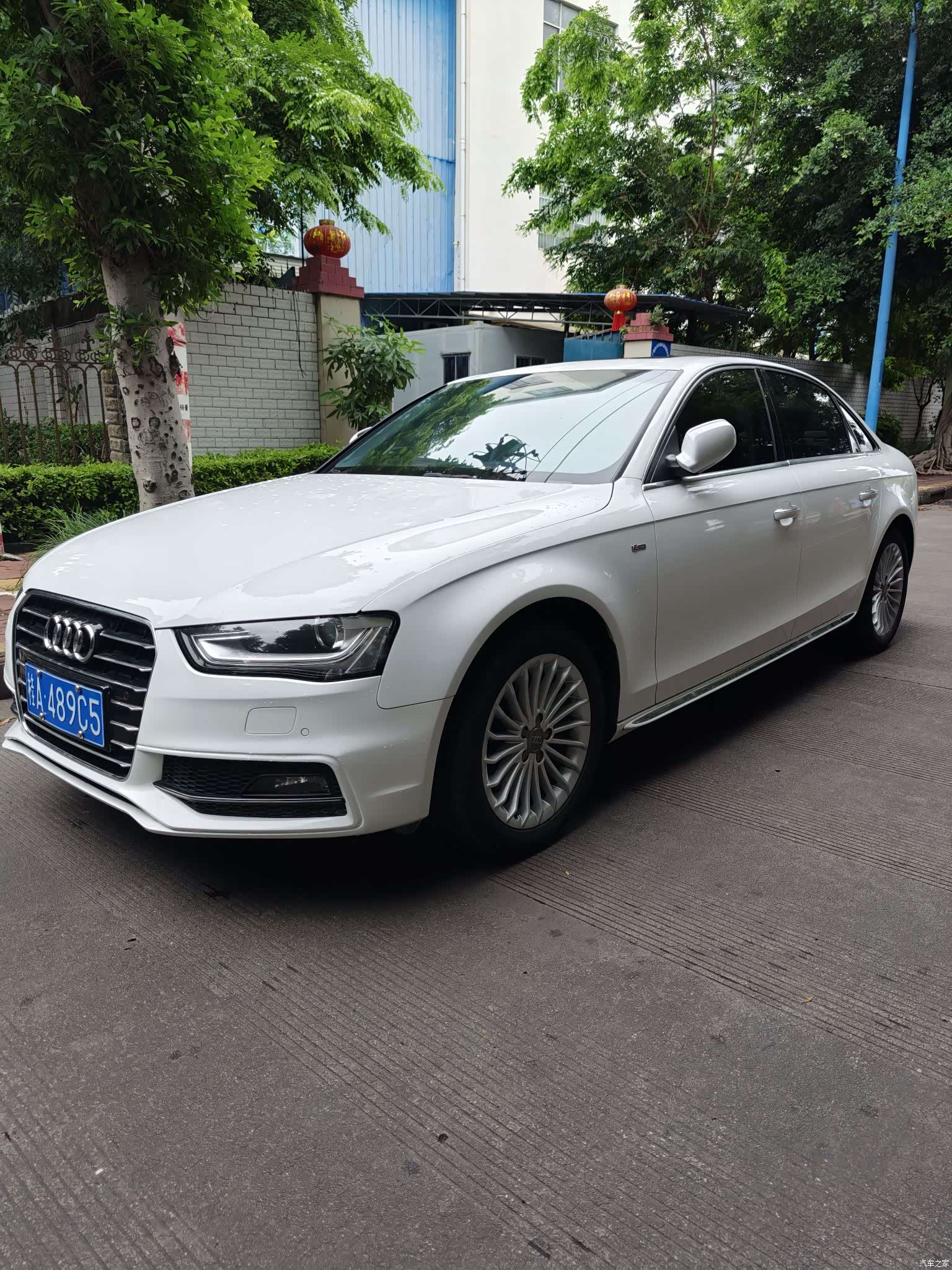 Audi A4L, 2016 1