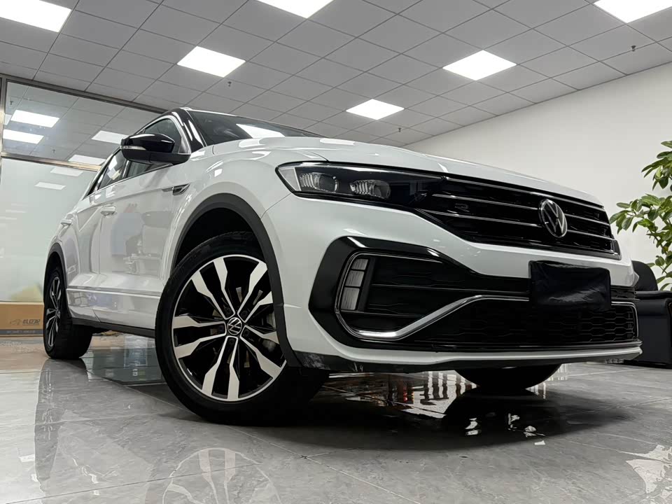 Volkswagen T-ROC exploring Songs