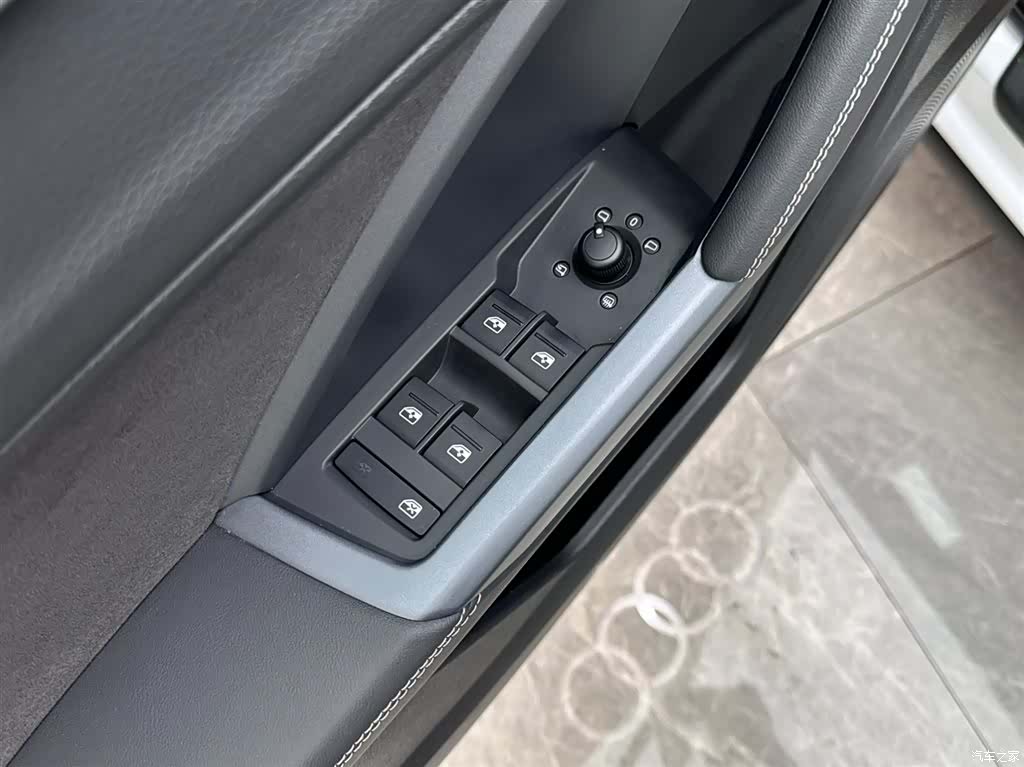 Audi Q3, 2024 15