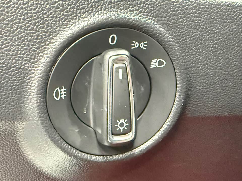 Volkswagen T-ROC exploring Songs