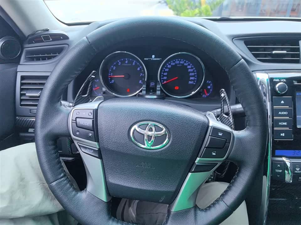 Toyota Reiz