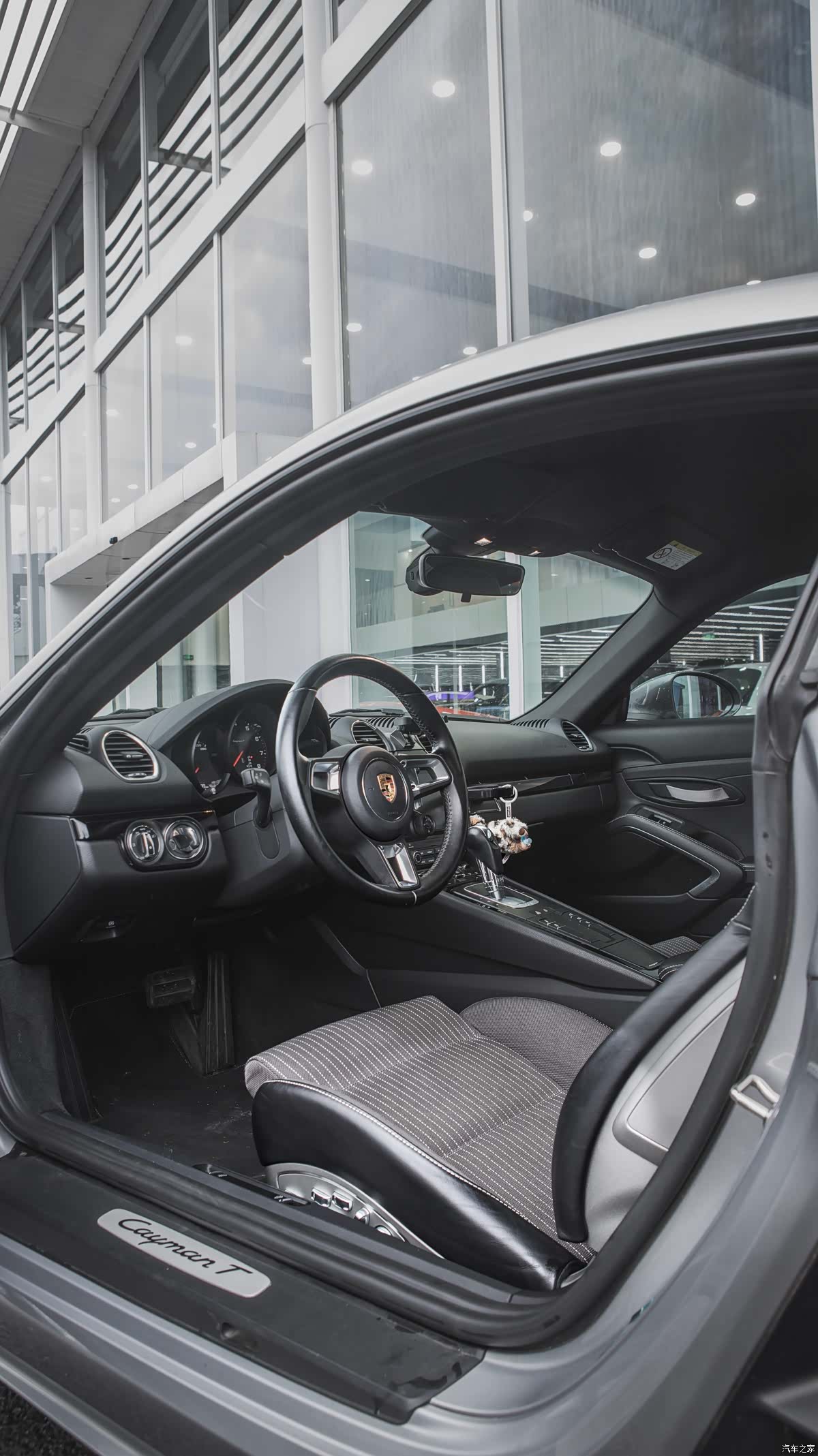 Porsche Cayman, 2021 4