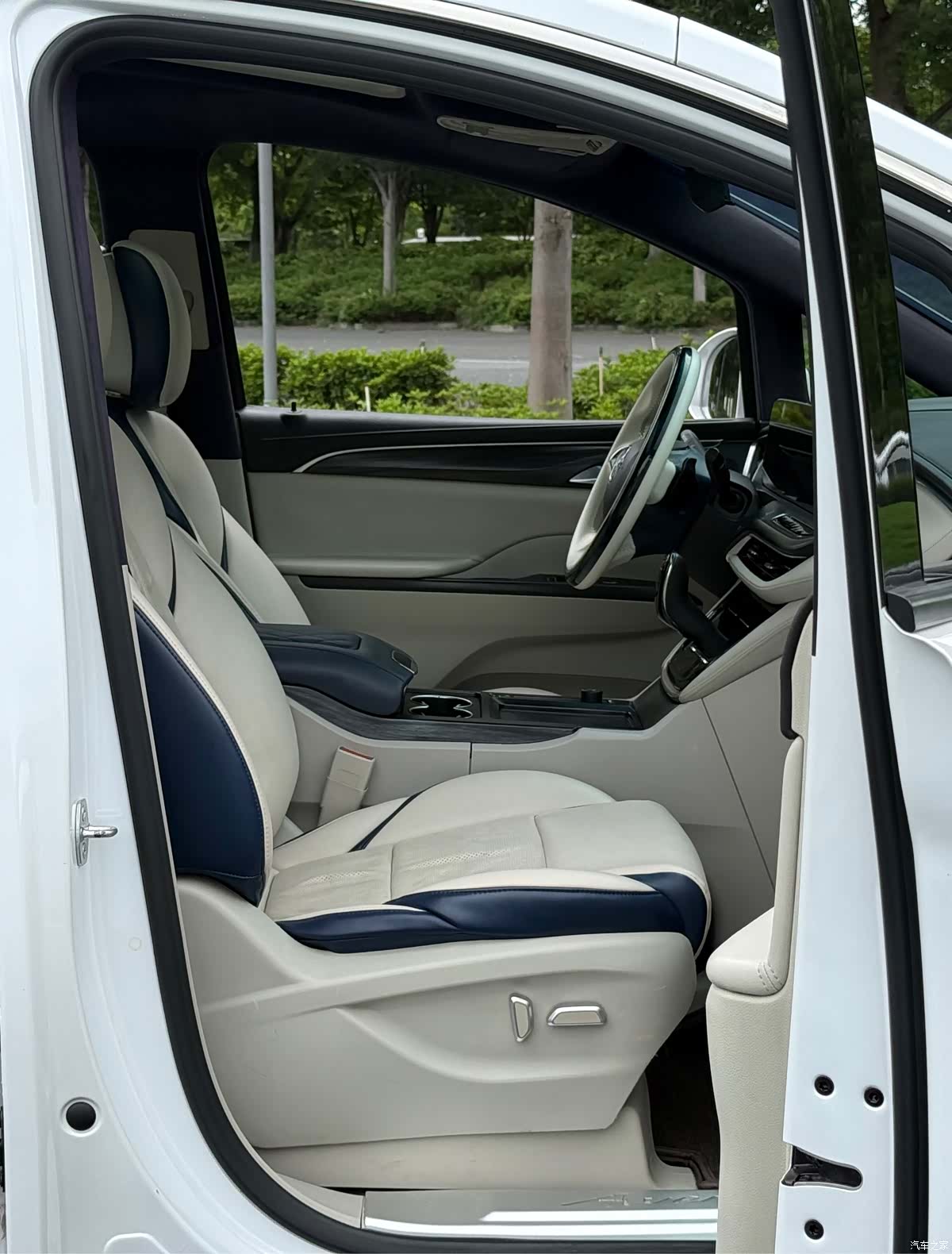 Buick GL8, 2020 12