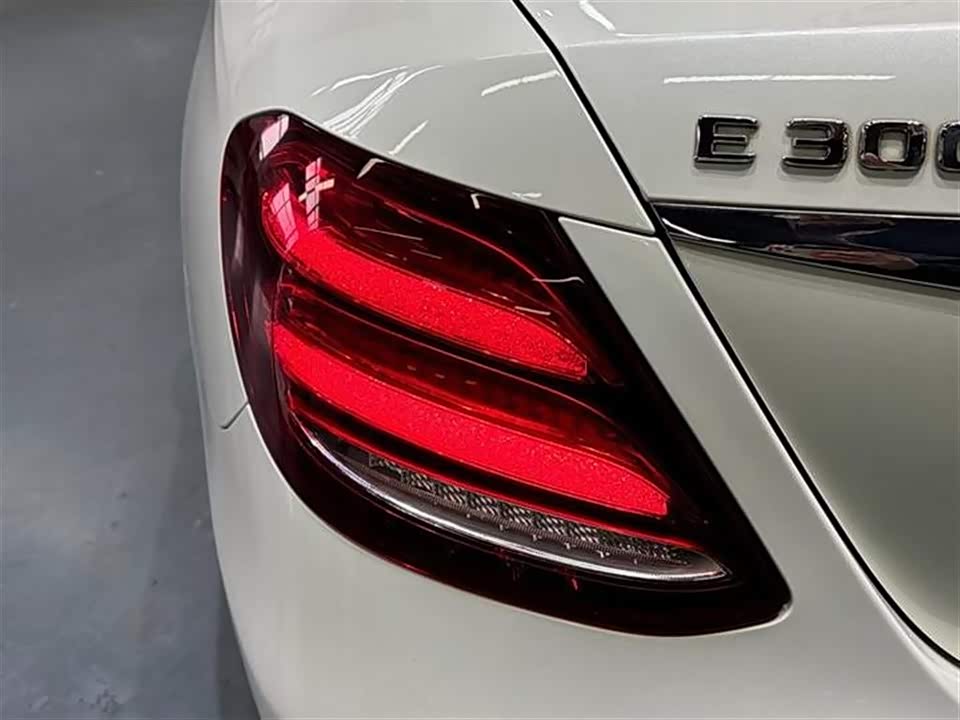Mercedes-Benz E-class Mercedes-Benz E-class