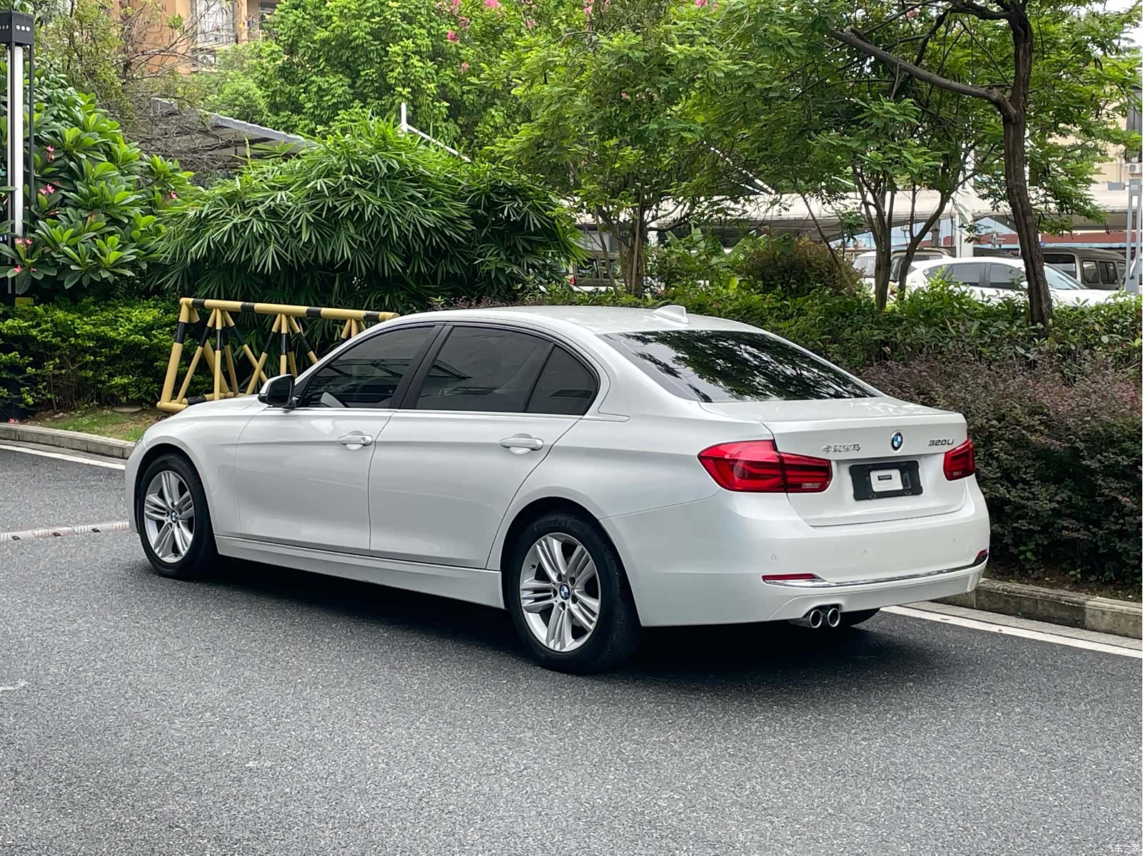 BMW 3 Series, 2017 все фото