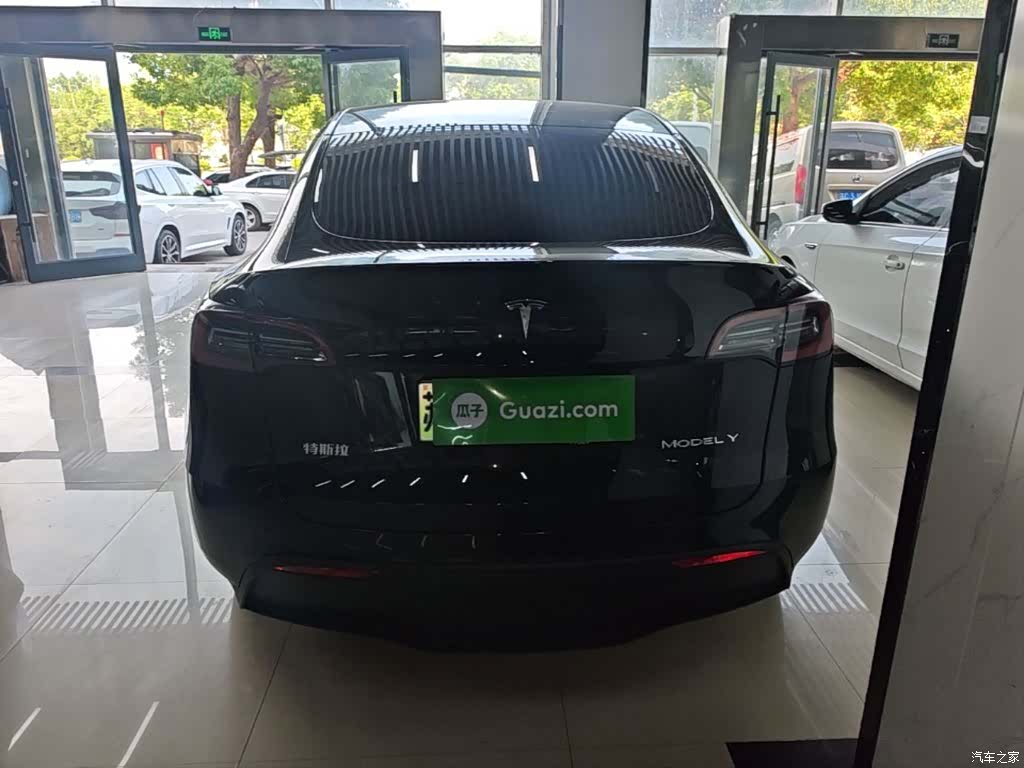 Tesla Model Y, 2023 6
