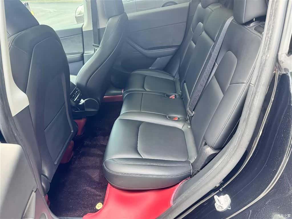 Tesla Model Y, 2022 все фото
