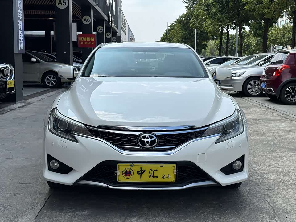 Toyota Reiz