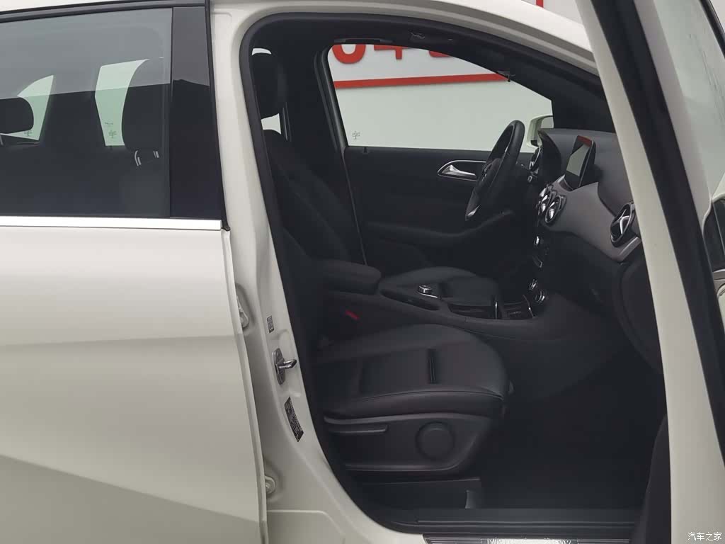 Mercedes-Benz B-Class, 2018 23