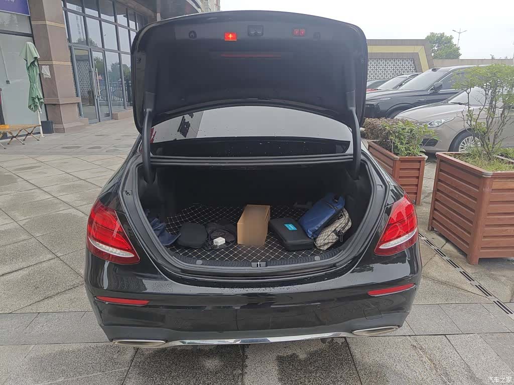 Mercedes-Benz E-Class, 2019 9