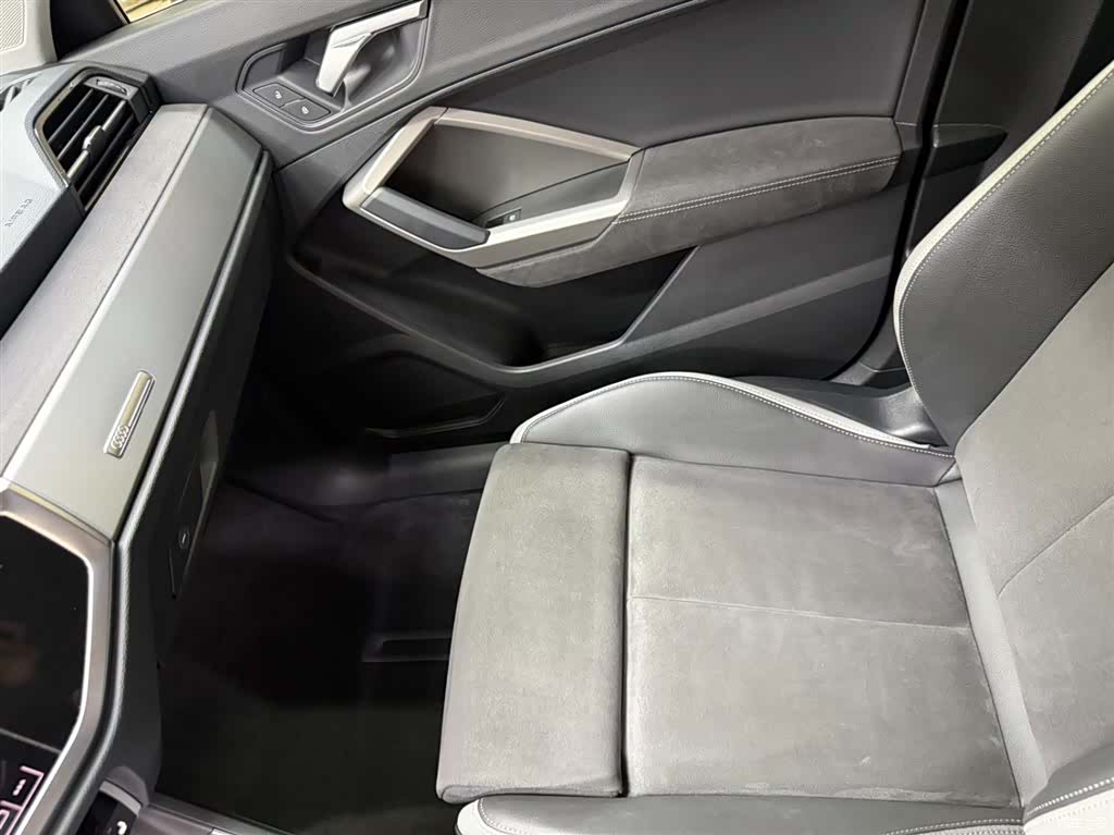 Audi Q3, 2023 13