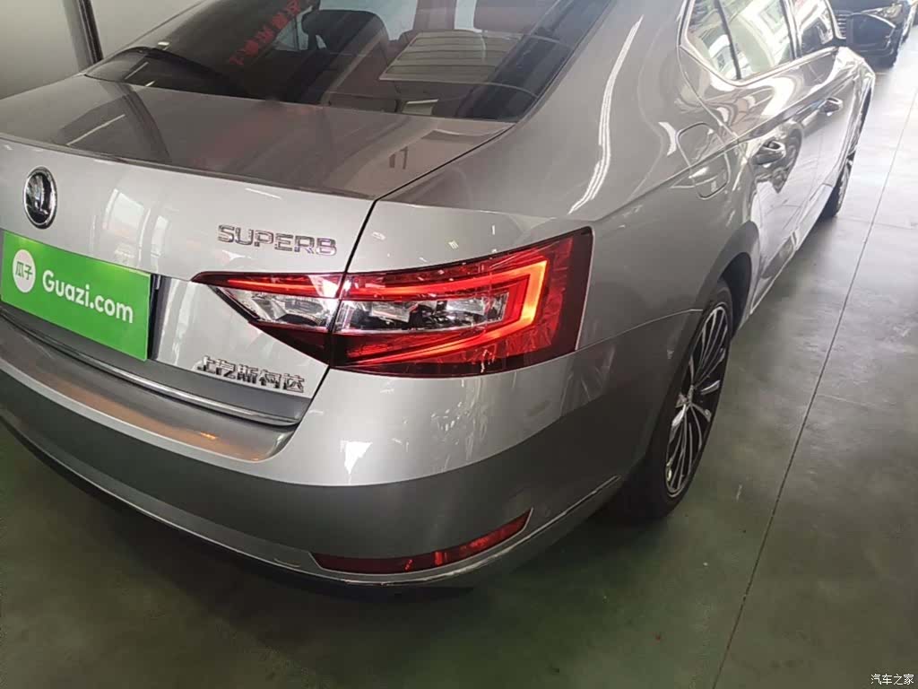 Skoda Superb, 2017 8