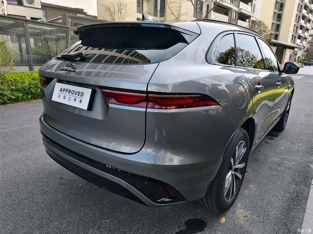 Jaguar F-PACE, 2025 4
