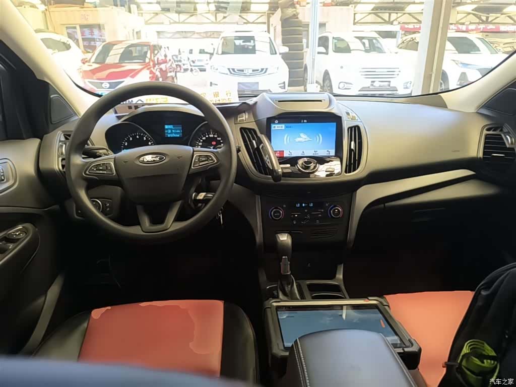 Ford Kuga, 2017 10
