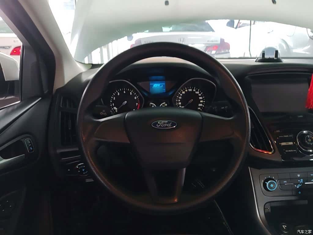 Ford Focus, 2015 3