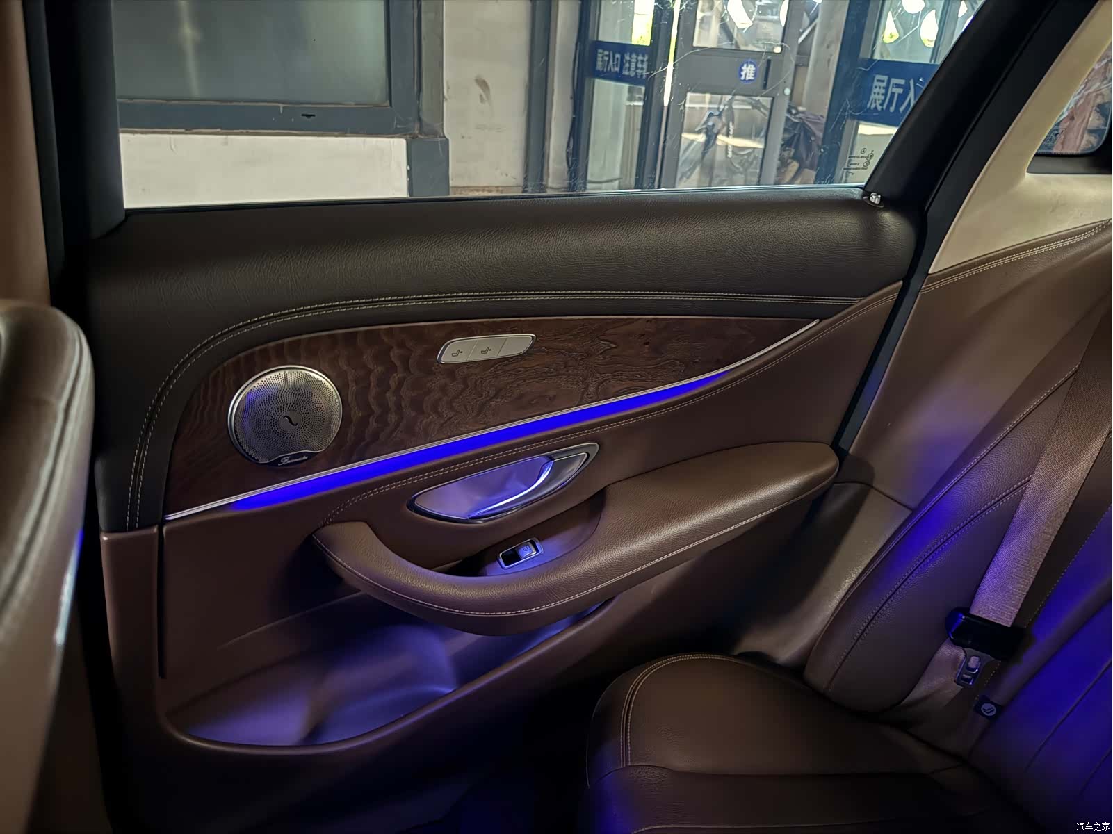Mercedes-Benz E-Class, 2019 32