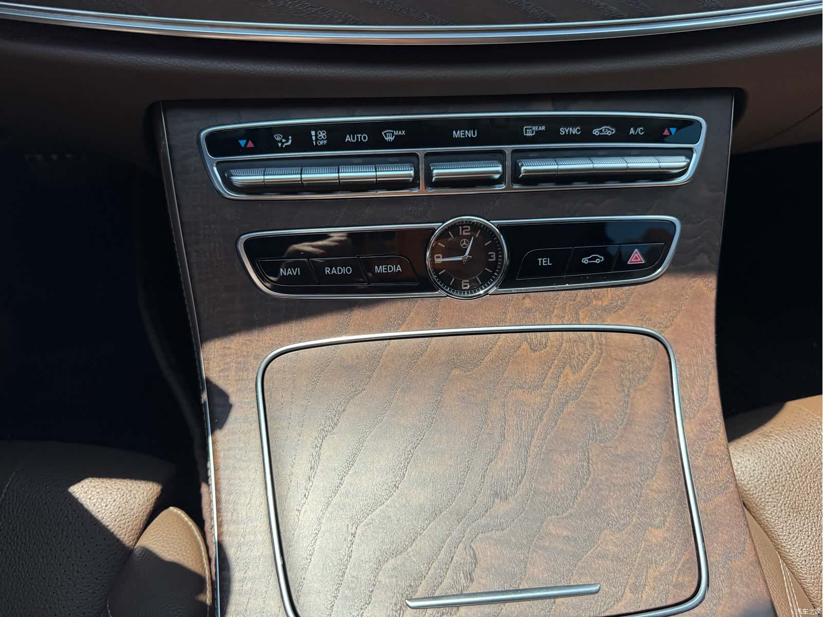 Mercedes-Benz E-Class, 2019 35