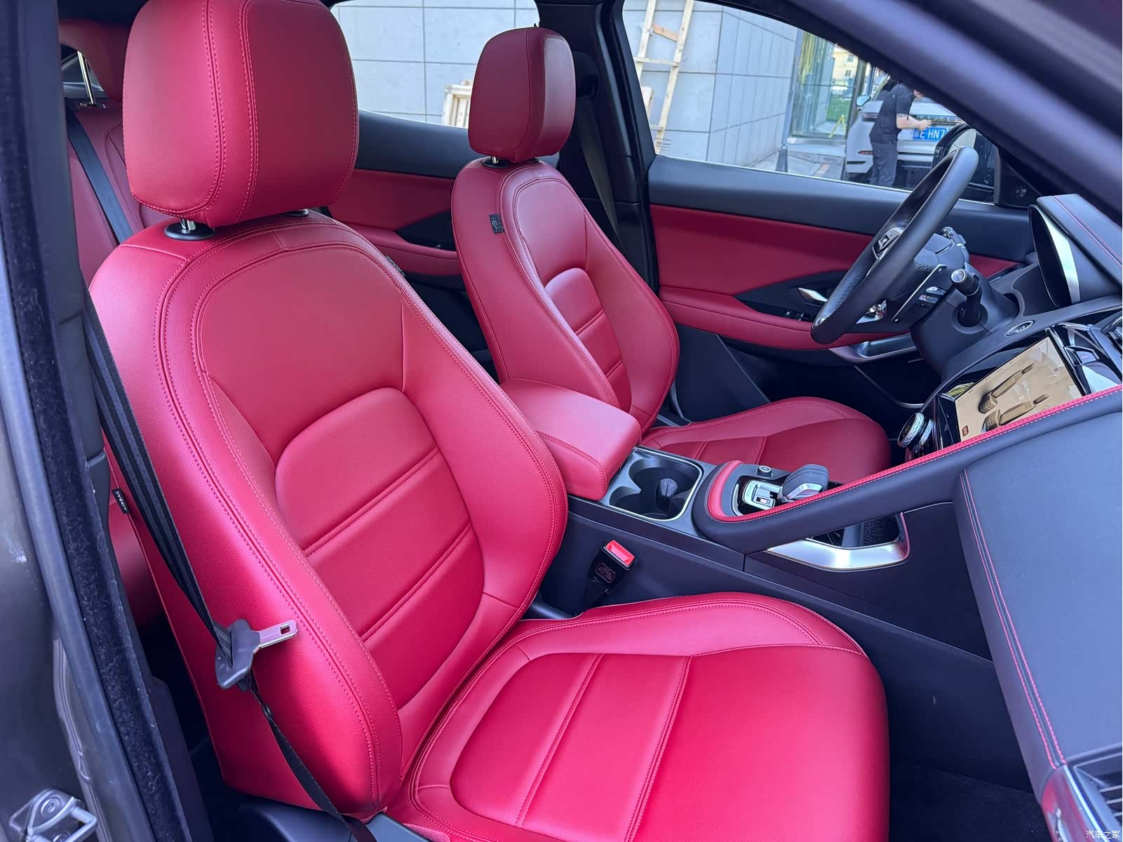 Land Rover E-PACE, 2025 19