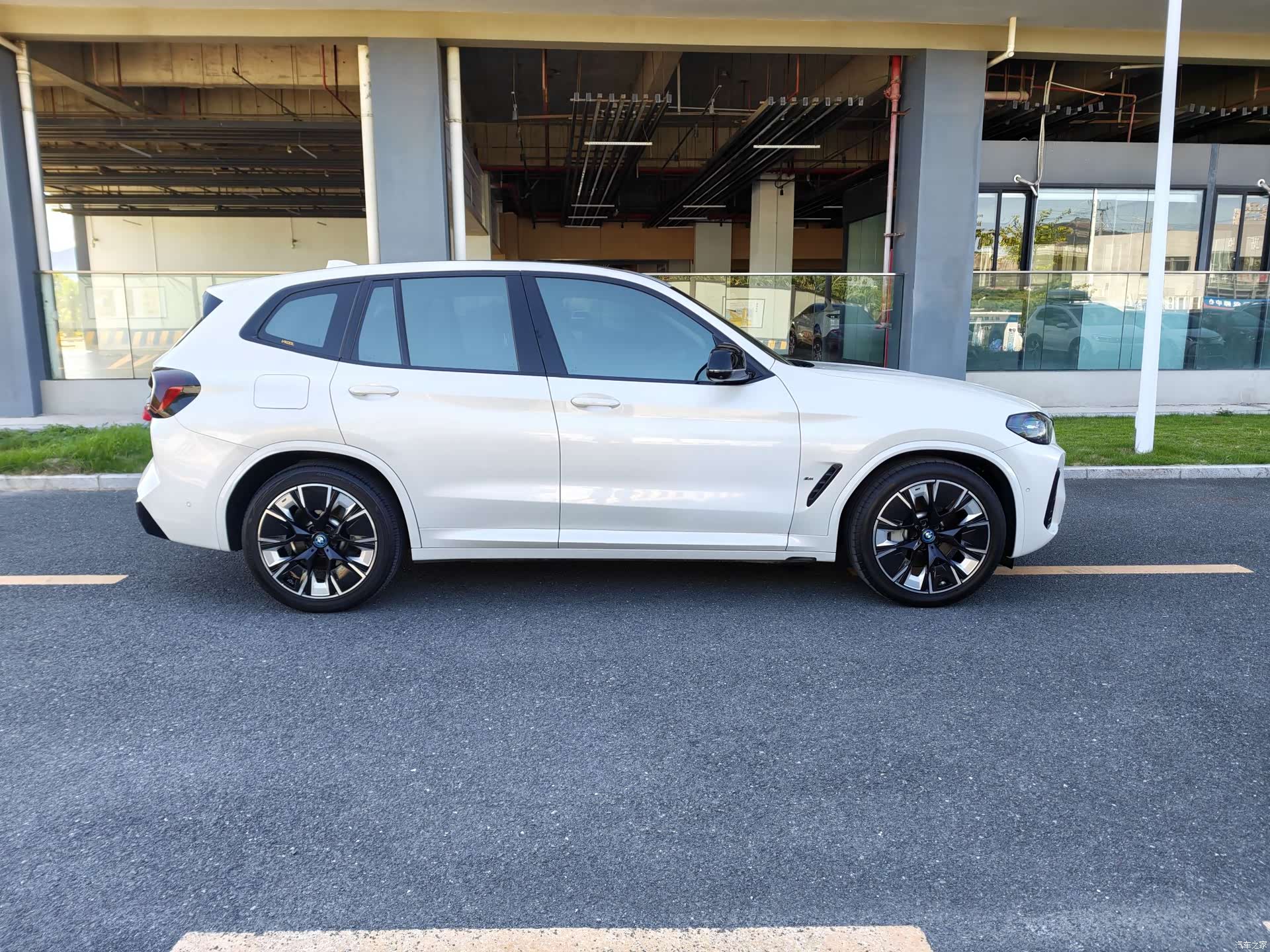 BMW iX3, 2022 4