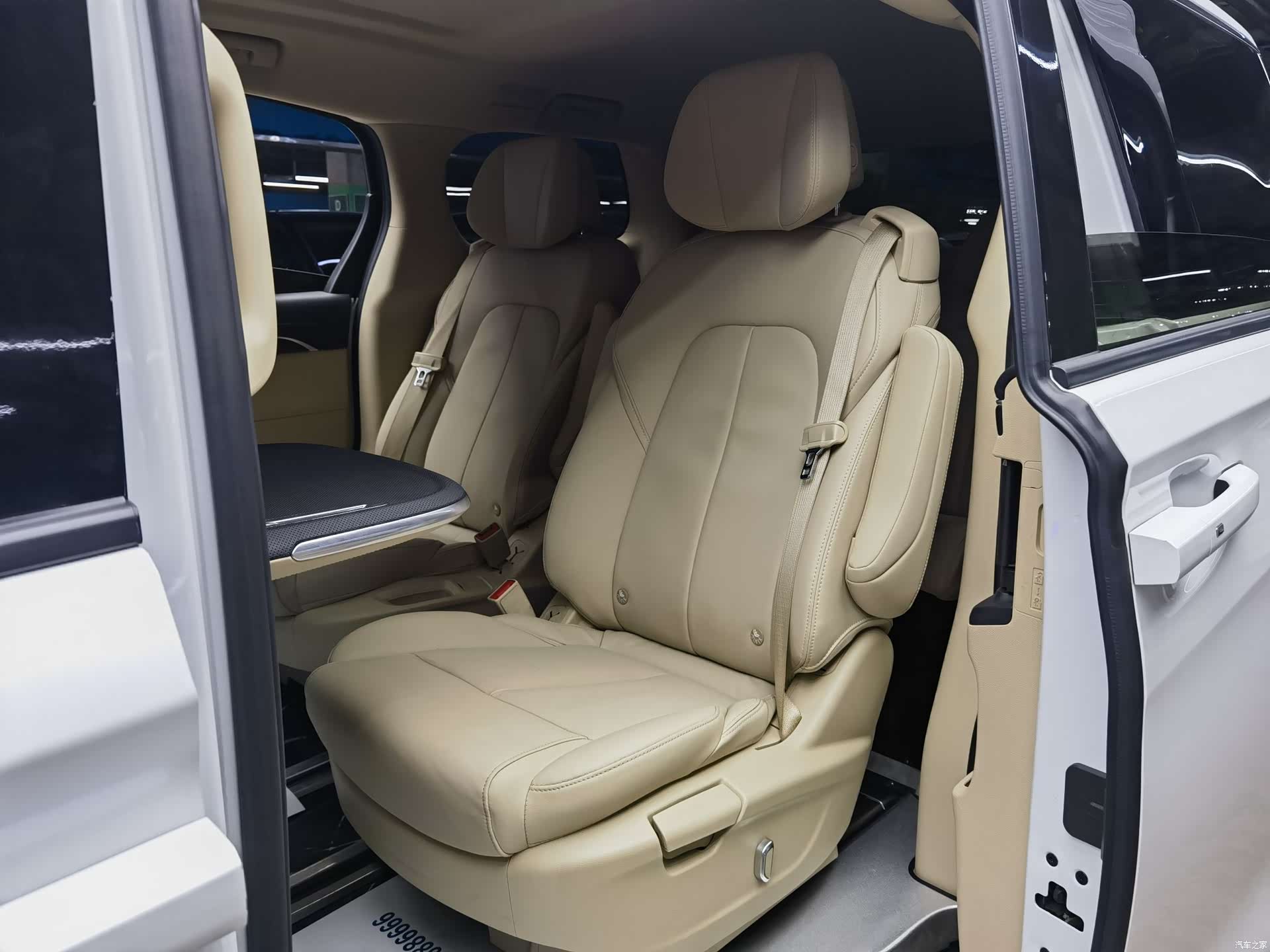 Buick GL8, 2022 10
