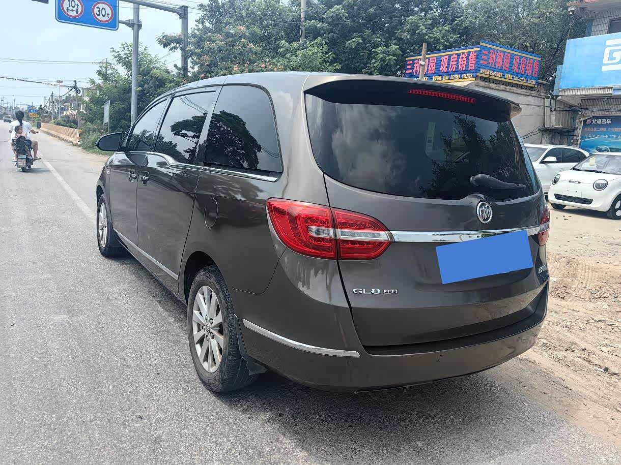 Buick GL8, 2017 7