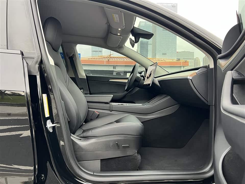 Tesla Model Y Tesla Model Y