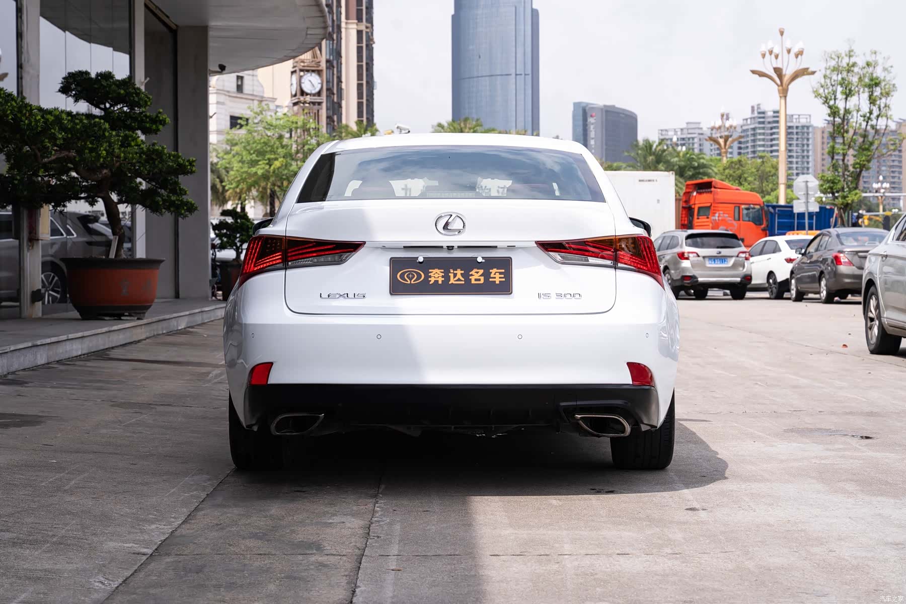 Lexus IS, 2017 все фото