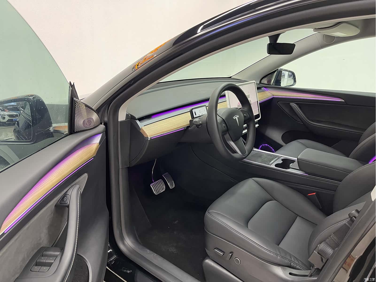 Tesla Model Y, 2023 14