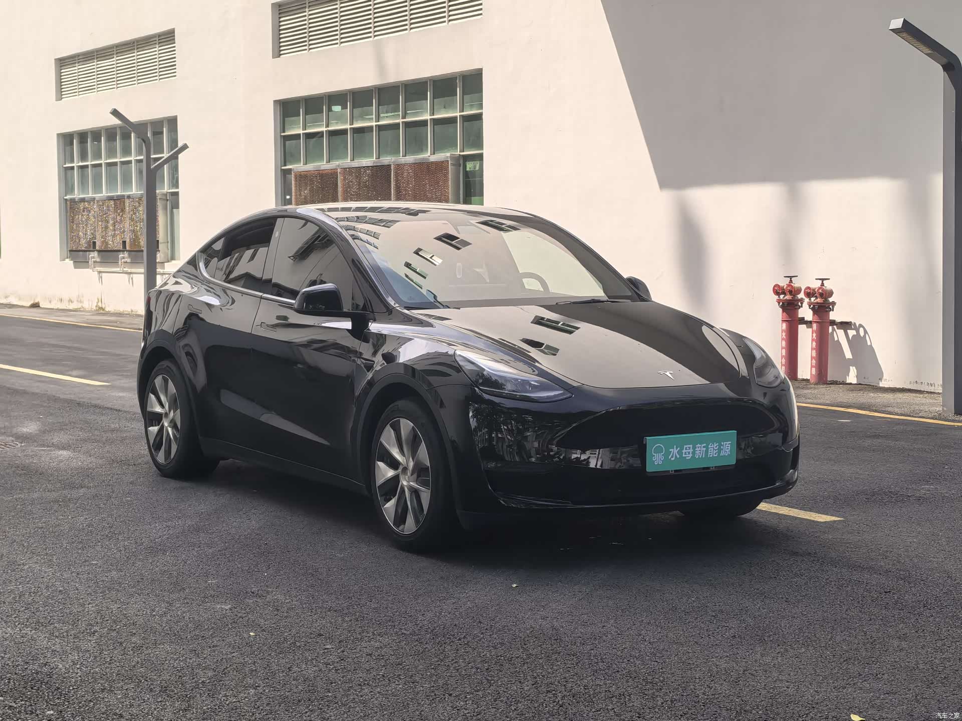 Tesla Model Y, 2021 3