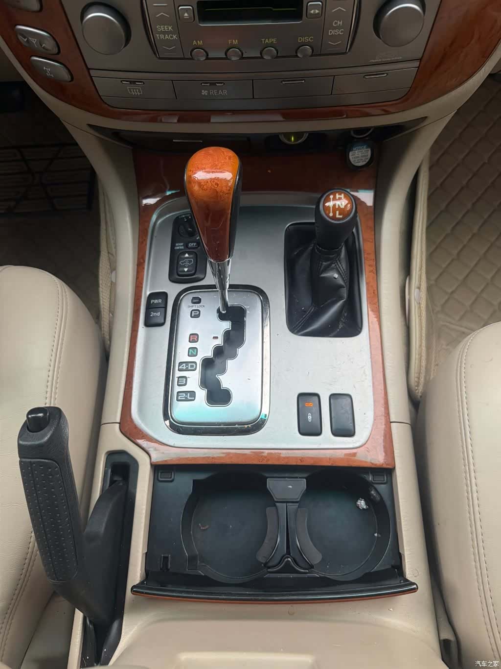 Lexus LX, 2006 16