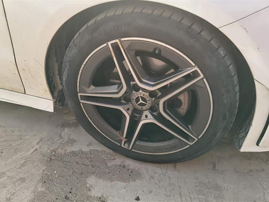 Mercedes-Benz CLA