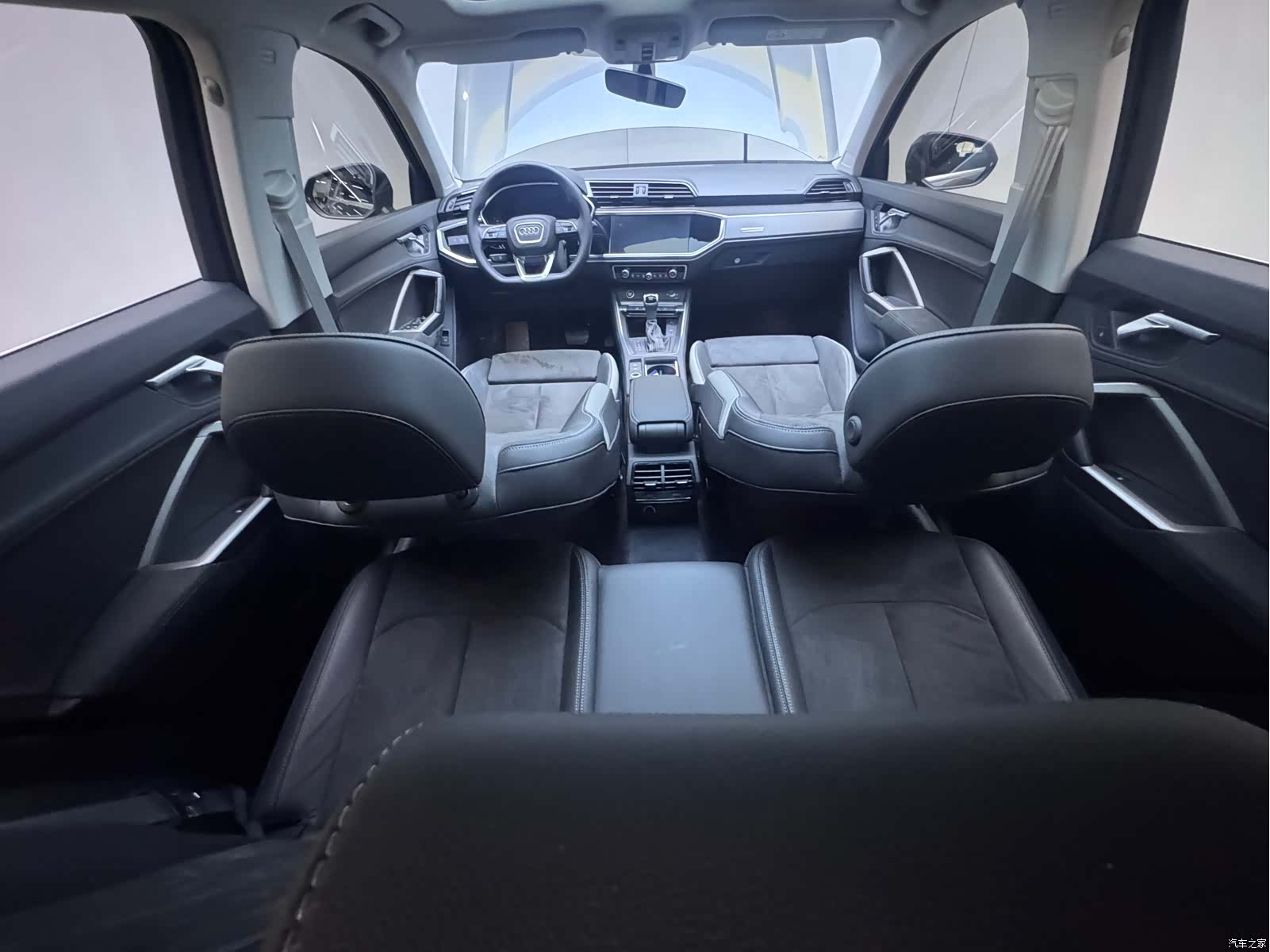 Audi Q3, 2022 8