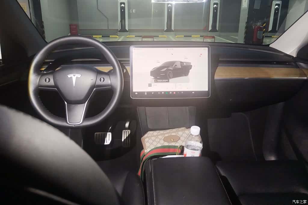Tesla Model Y, 2022 12