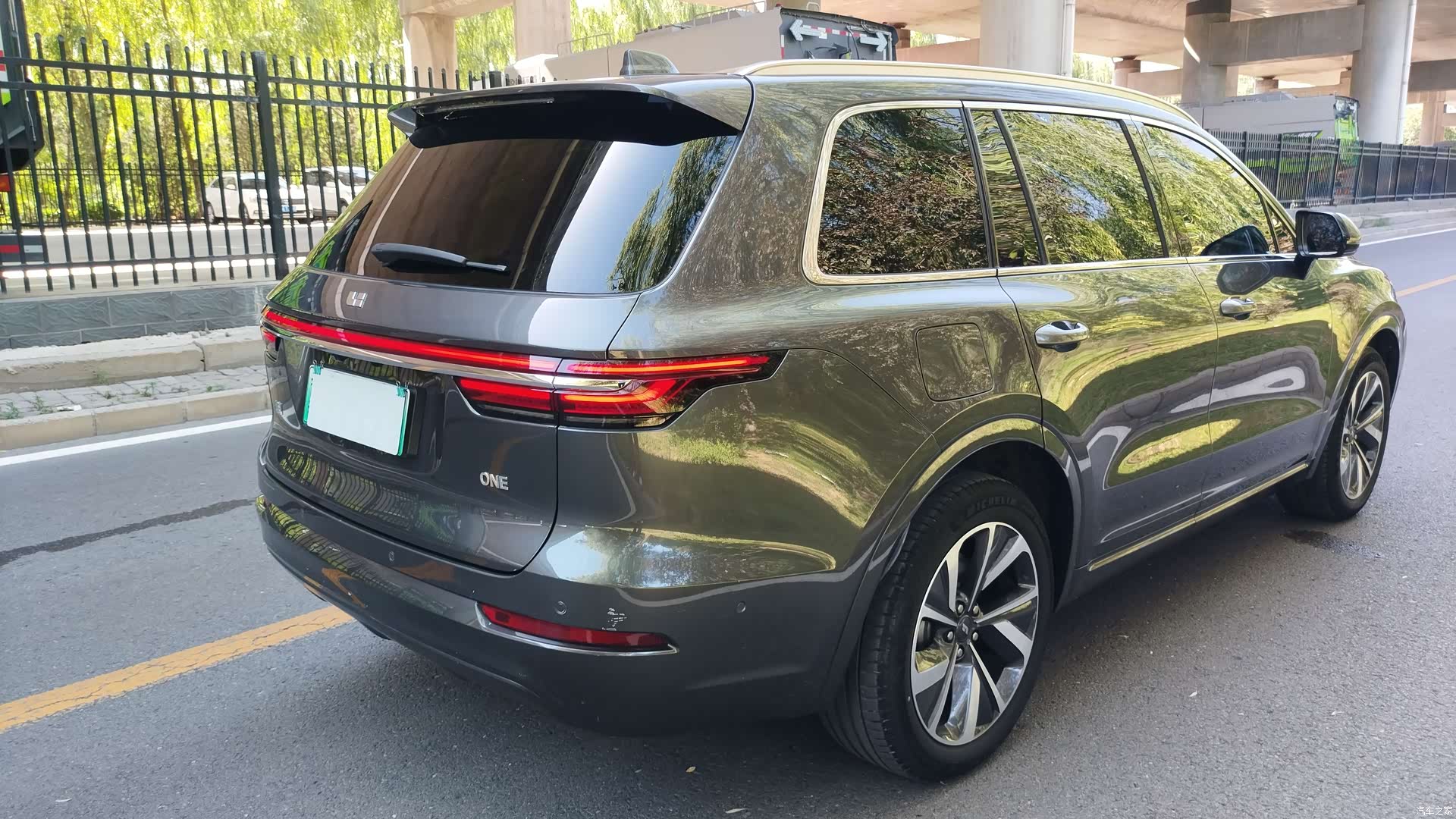Li Auto ONE, 2023 4