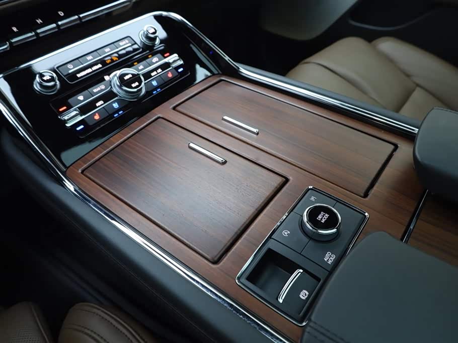 Lincoln Navigator