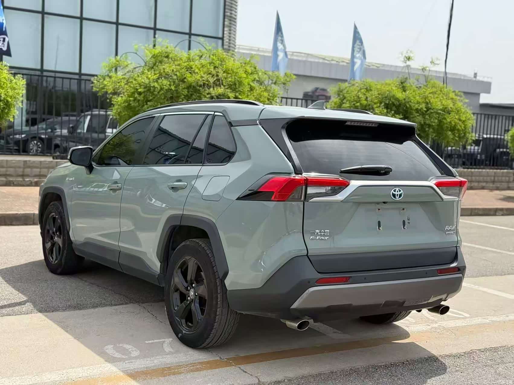 Toyota RAV4, 2019 4