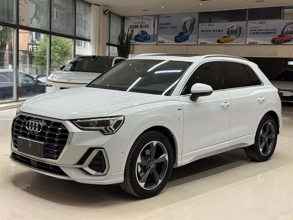 Audi Q3, 2023 1