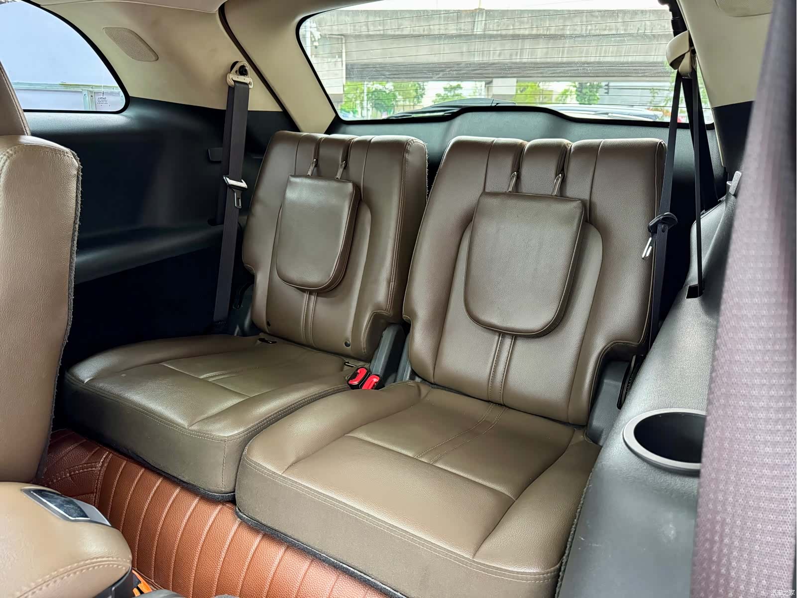 Lincoln MKT, 2014 9