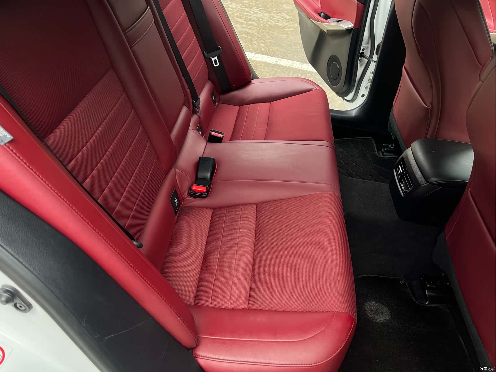Lexus IS, 2018 11
