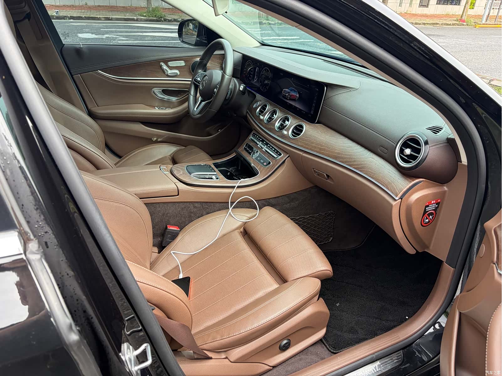 Mercedes-Benz E-Class, 2019 12